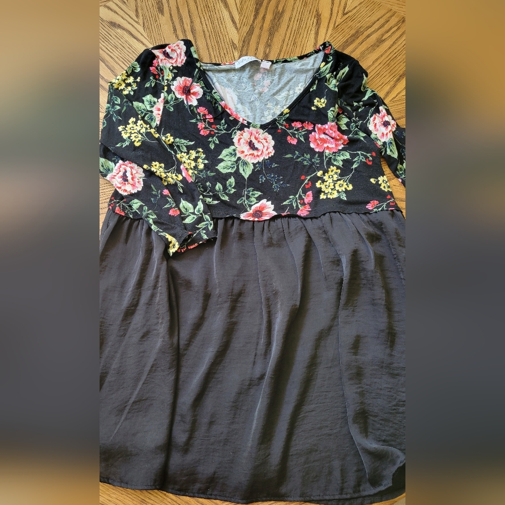 Maternity dressy shirt, size L, black floral